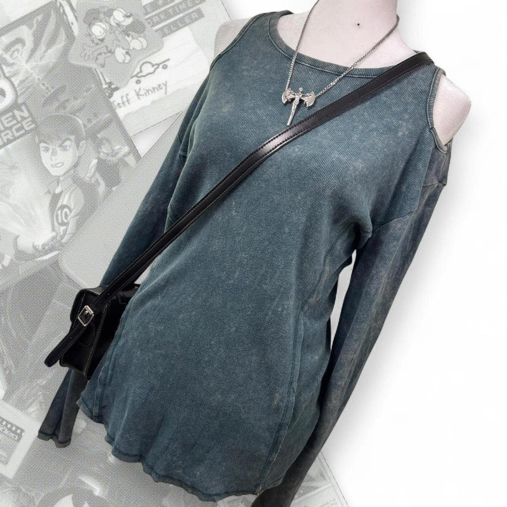 Y2K Blue / Teal Rock & Republic Open Shoulder Ribbed Long Sleeve Acid-Wash Top